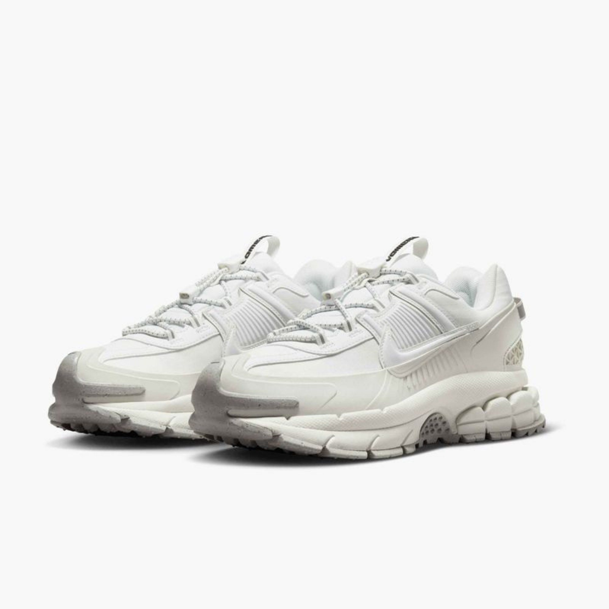 Nike Zoom Vomero 5 Roam